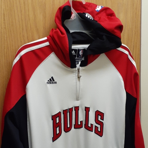 bulls warm up hoodie